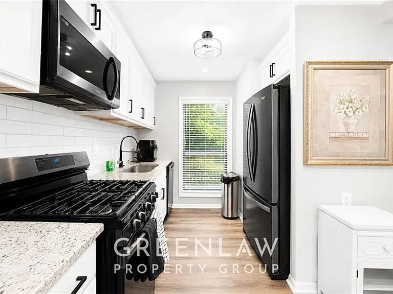 3885 Cedar Cir — Photo 12