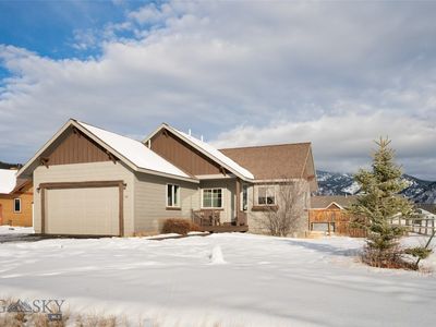 59 E Beartooth Rd, Gallatin Gateway, MT, 59730