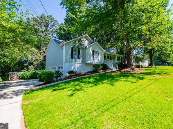 4210 Glen Pointe Ct, Douglasville, GA 30135