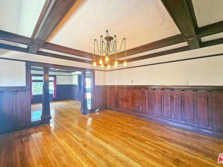 648 N Heliotrope Dr — Photo 6