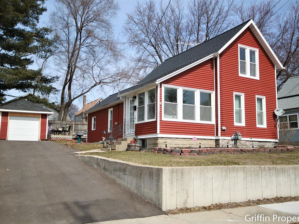 1st image of 427 Quimby St NE