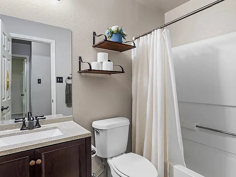 5011 Wood Glen Dr — Photo 11