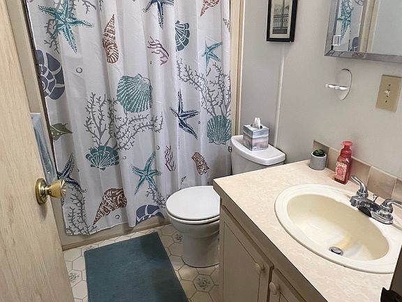 5th image of 2044 Kona Dr