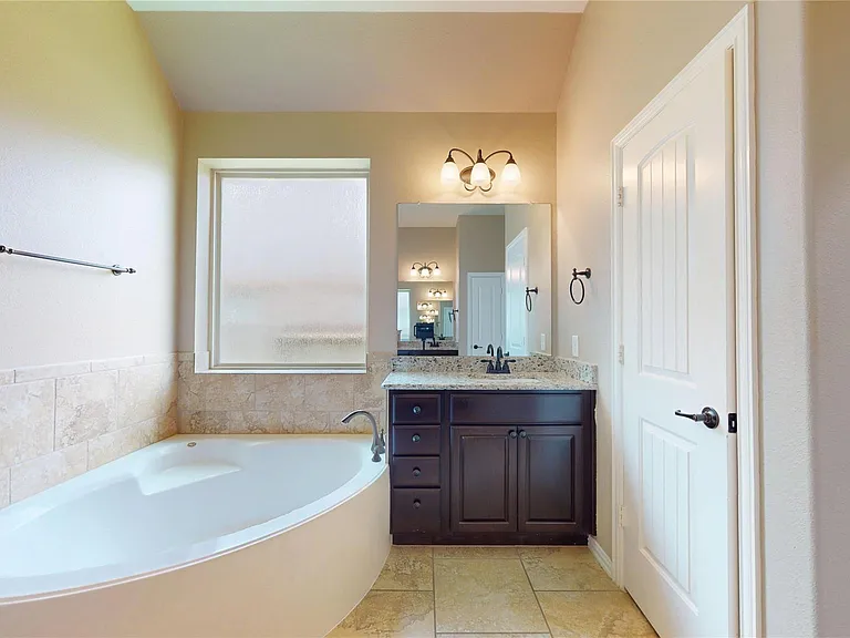 12314 Meadow Breeze Dr — Photo 26