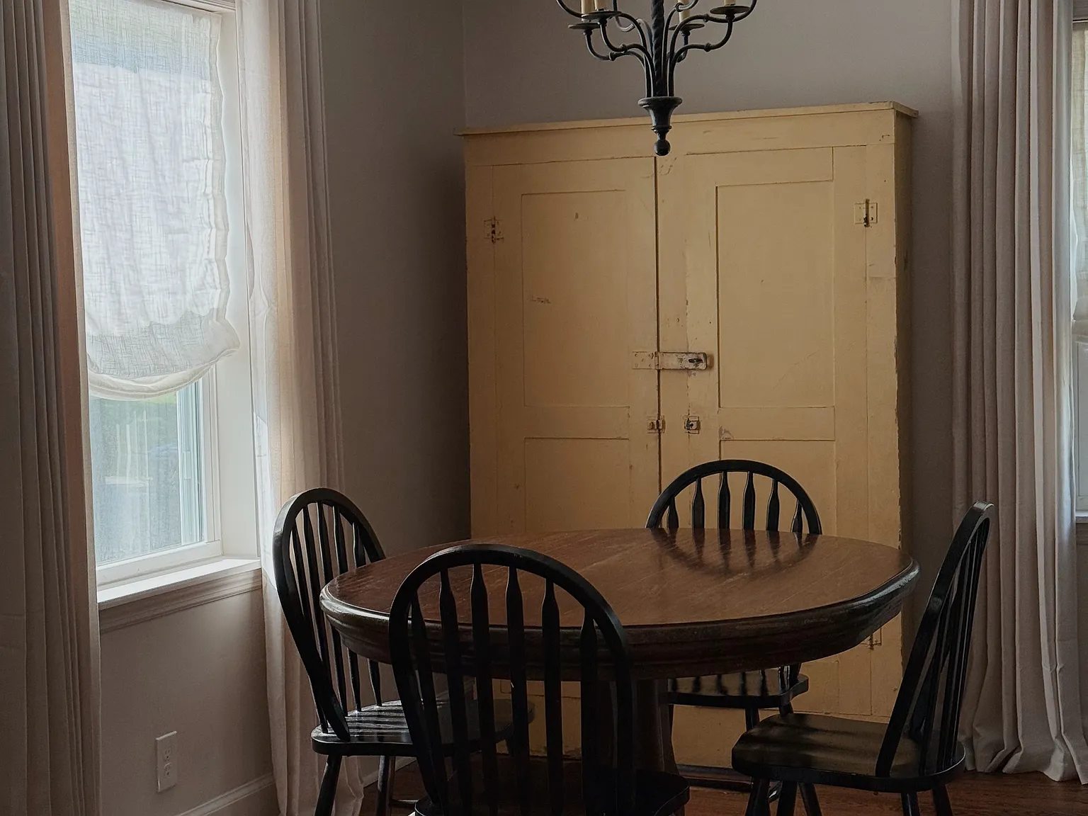 2 bed, 1300 sqft, $2,800 — Photo 4