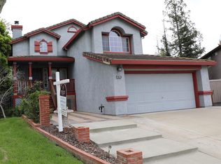 9626 Village Tree Dr, Elk Grove, CA 95758