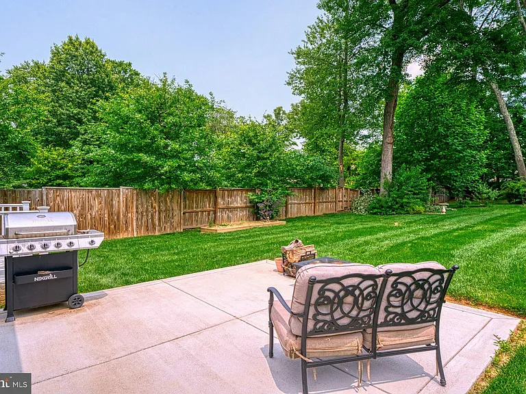 4107 Virginia St — Photo 34