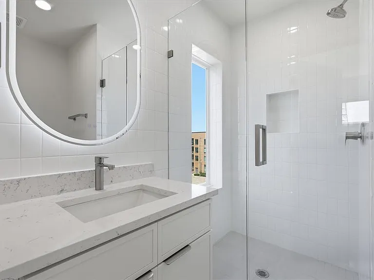 4315 San Jacinto St #302 — Photo 21