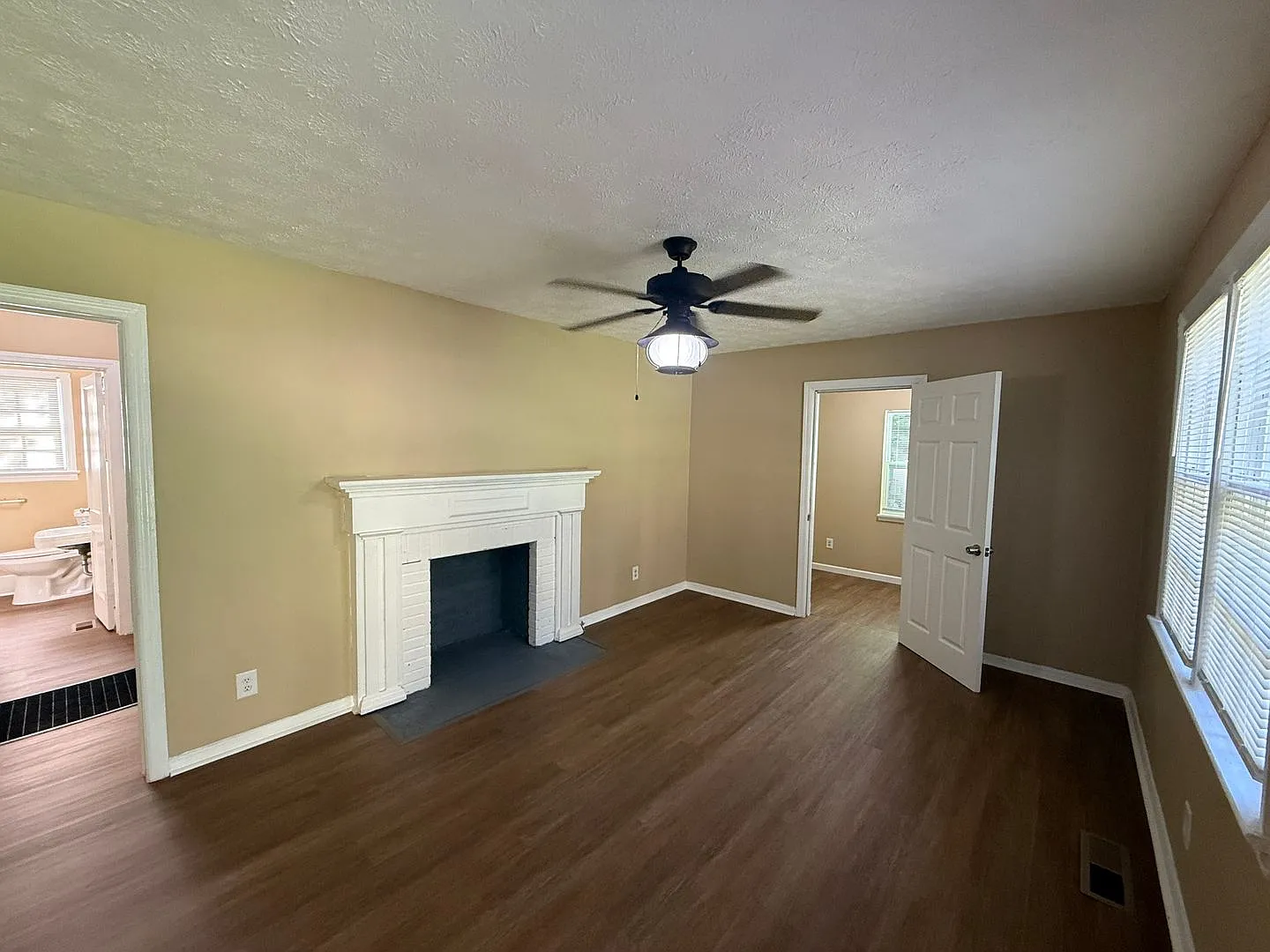 2 Or 3 Bedroom / 1 Bathroom - Near Ft. Benning 31903 — Photo 3