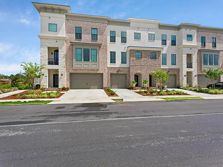 314 W Romana St — Photo 1