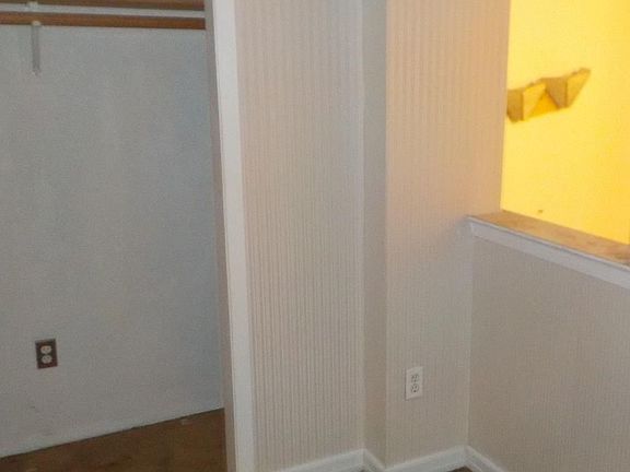 4th image of 22 Dogwood Dr
