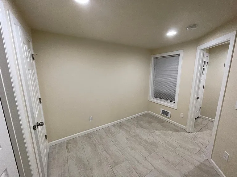 5790 Roosevelt Way NE — Photo 19