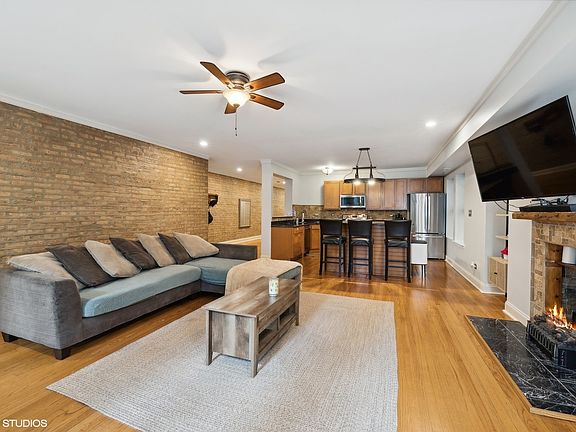 4th image of 2314 W Farwell Ave #1E