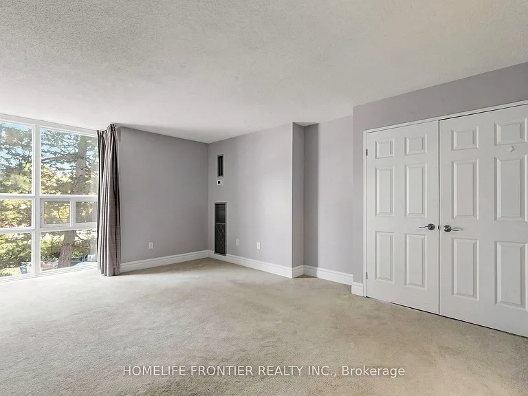131 Beecroft Rd #203 — Photo 25