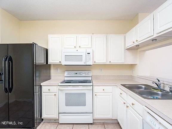 5th image of 12311 Kensington Lakes Dr Unit 1-1305
