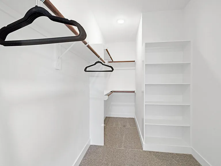 2712 Nagle St — Photo 36