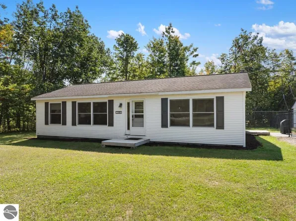 5388 Powers Rd, Alanson, MI 49706