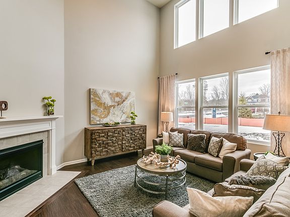 Soaring, Two-Story Gathering Room