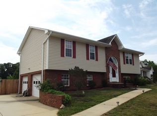 4985 Springhouse Farm Rd, Winston Salem, NC 27107