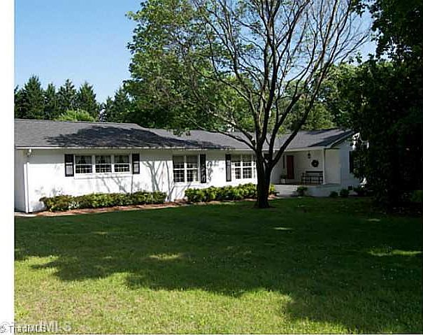 1st image of 225 Sattlewood Dr
