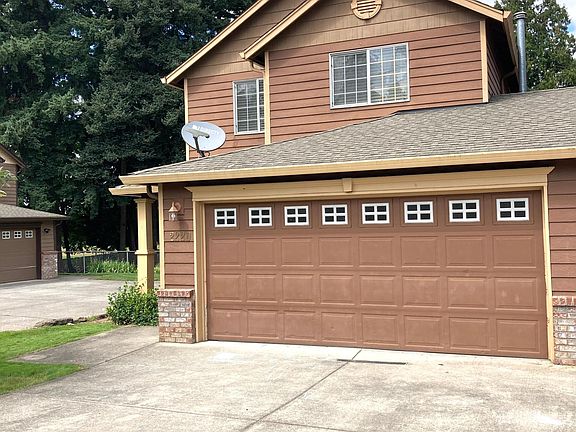 2nd image of 2220 NE 137th Ct