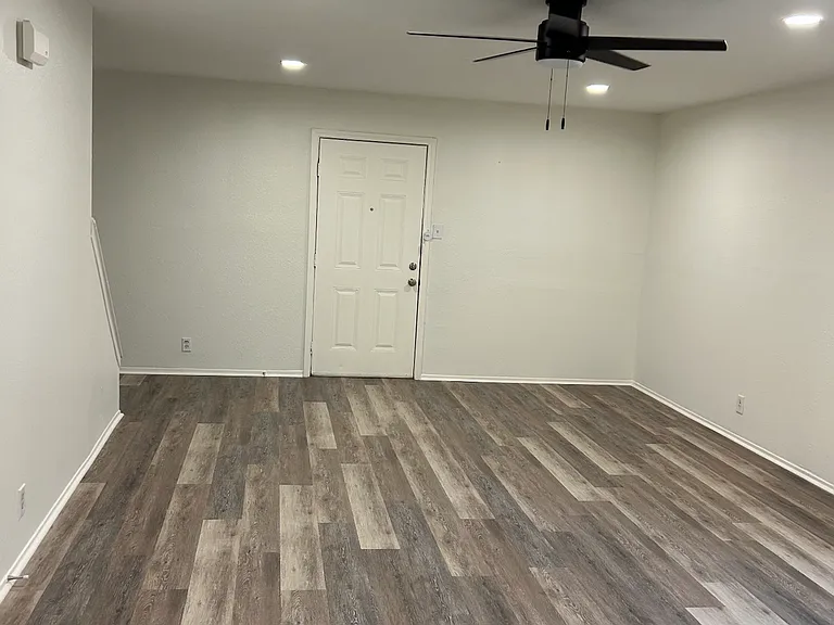 4918 Ty Terrace St #4 — Photo 2