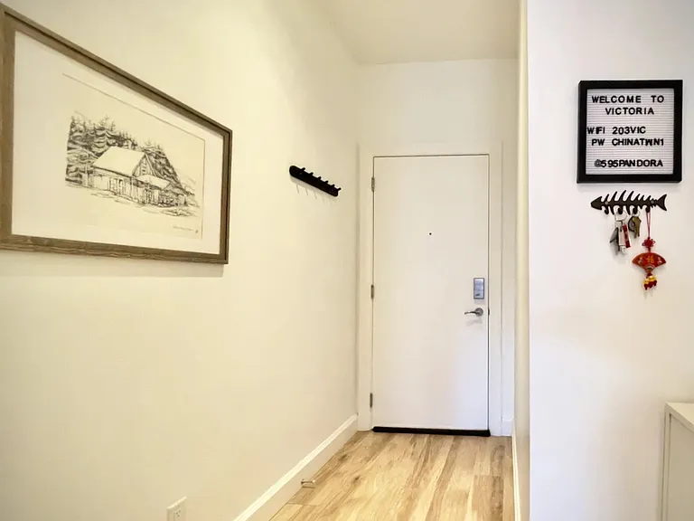 595 Pandora Ave #203 — Photo 14