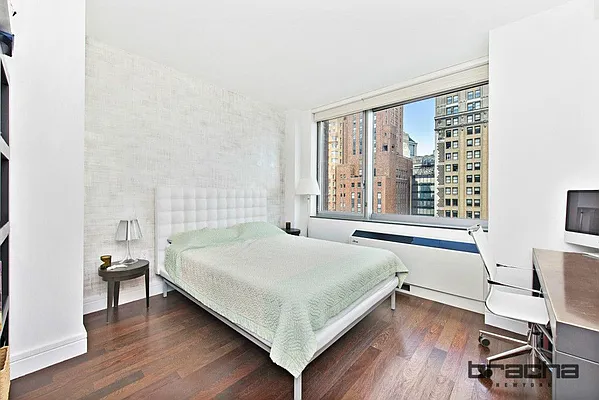 Sold by Keller Williams NYC | media 14