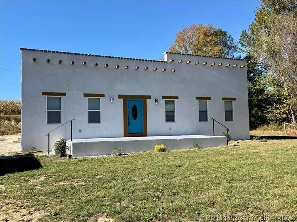 11010 E North Honey Run Road, Pekin, IN 47165