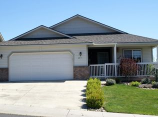 203 N 78th Ave, Yakima, WA 98908