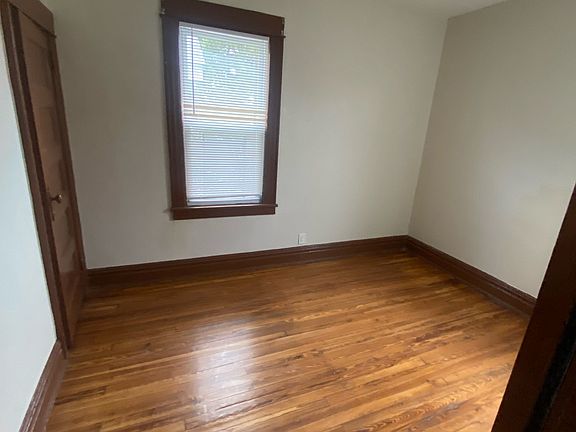4th image of 10128 113th St #2