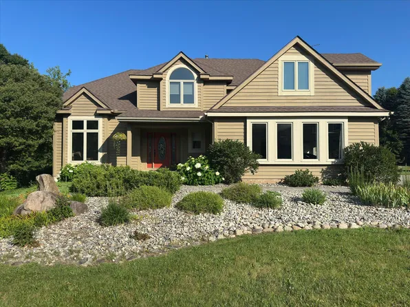 9236 Stoneyfield Ct, Dexter, MI 48130