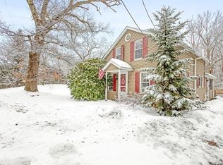376 Douglas St, Uxbridge, MA 01569