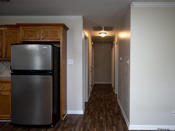 4th image of 403 Railroad Ave