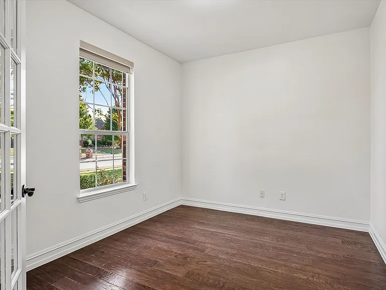 1037 Everglades Dr — Photo 17