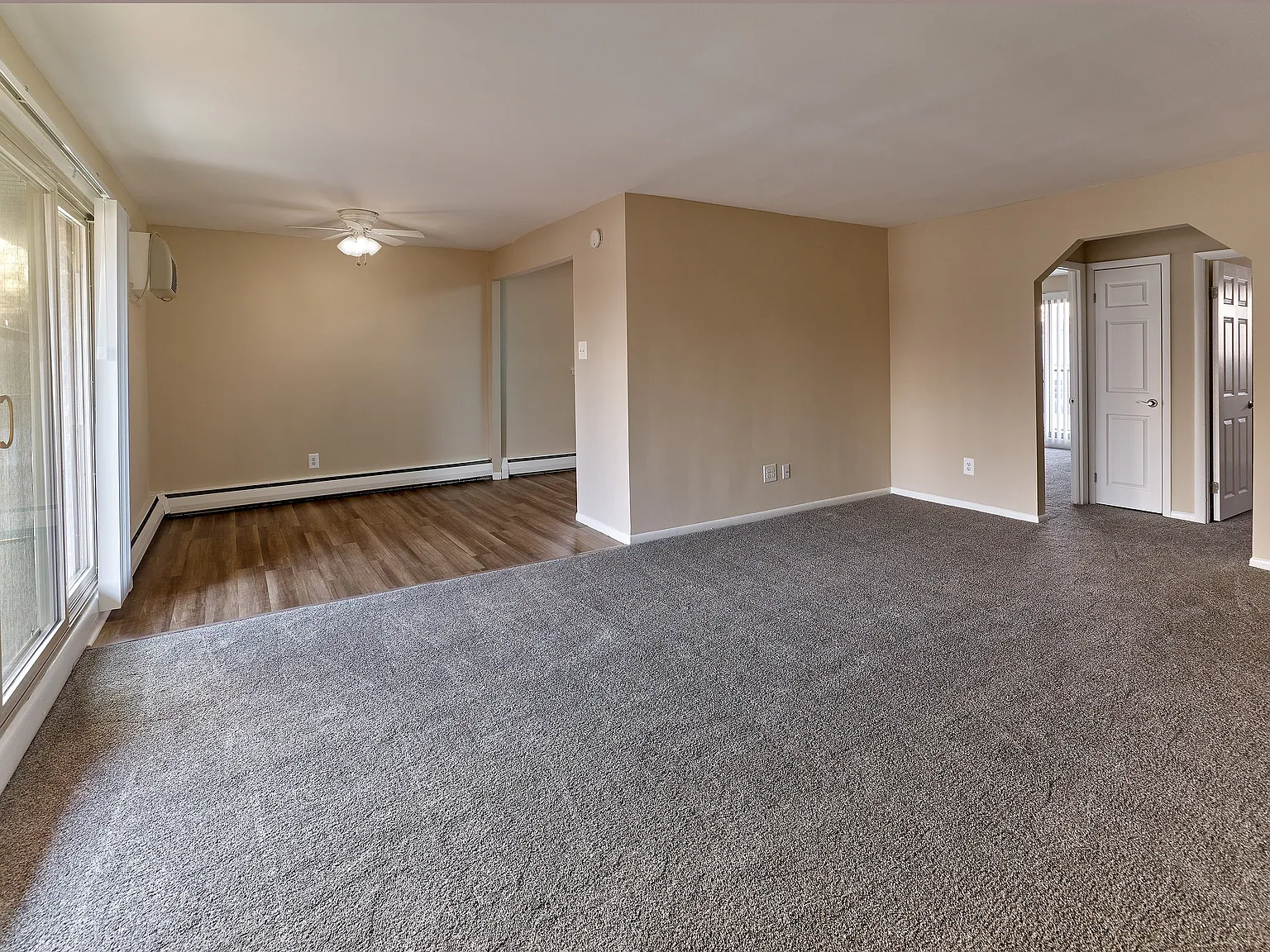 Edgewater — Photo 3