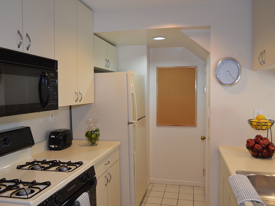 1st image of 24209 Oak Park Dr #123A