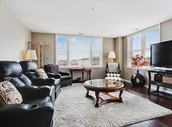 3rd image of 300 Village Cir Unit 414