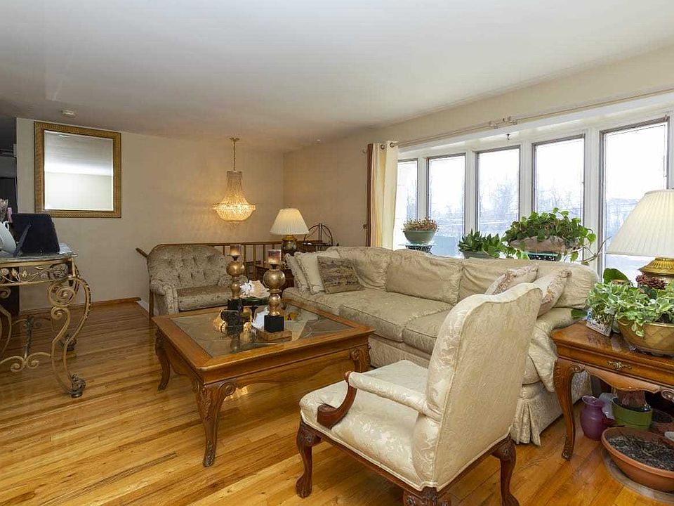 1st image of 570 Howard Ave