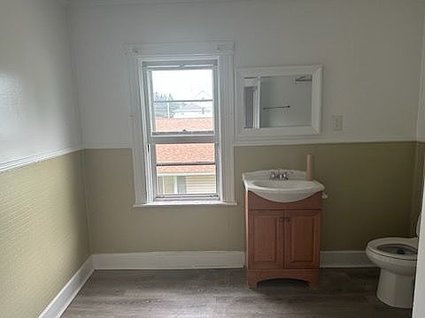 1st image of 962 College Ave #201