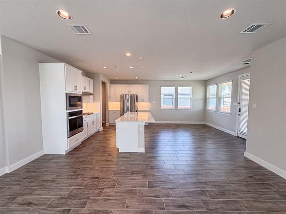 2nd image of 124 Crescent St