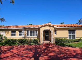 124 Giralda Blvd NE, Saint Petersburg, FL 33704