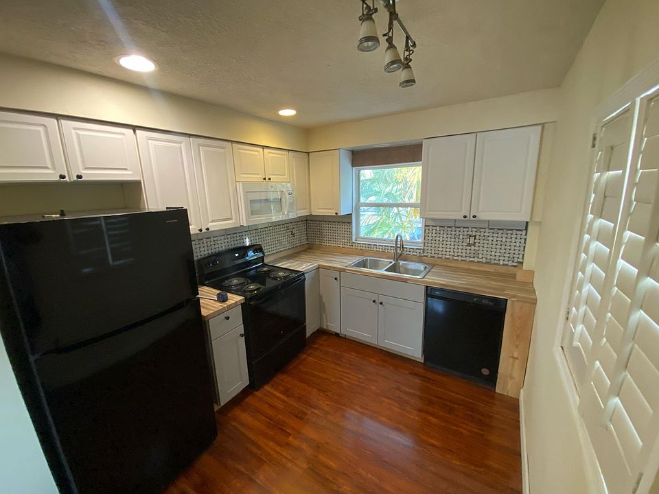 1st image of 3737 Park St N
