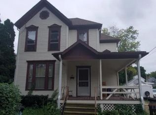 24 N Grove Ave FLOOR 2, Freeport, IL 61032