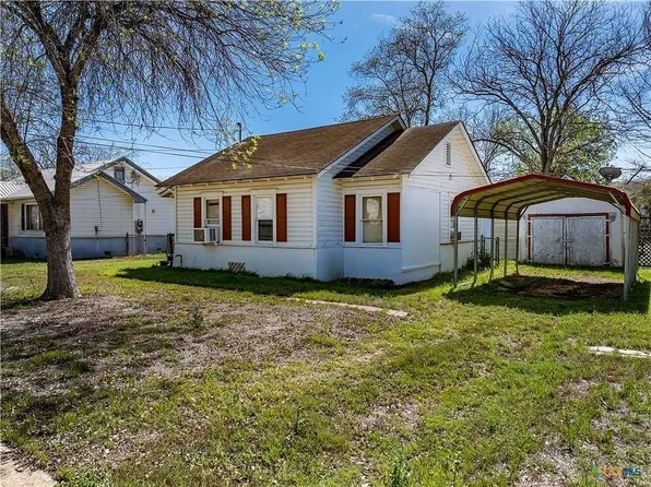 230 Thornton St, Gonzales, TX 78629