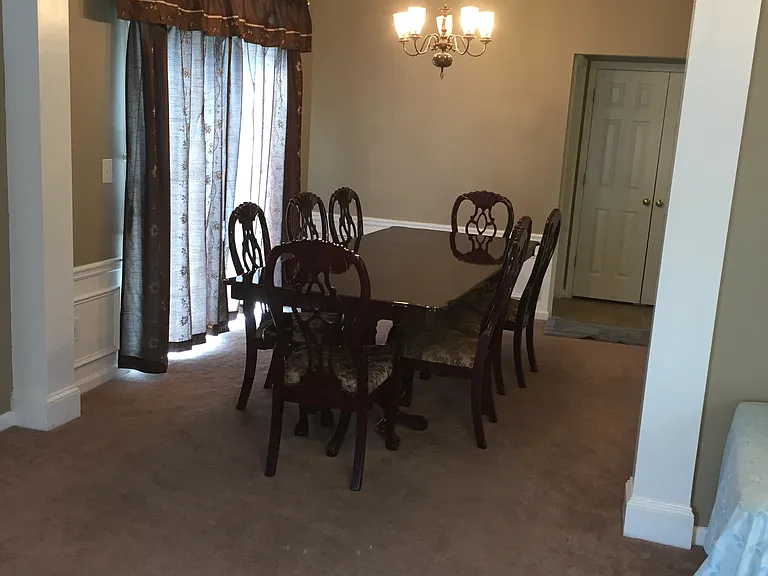 6075 Pattingham Dr — Photo 31