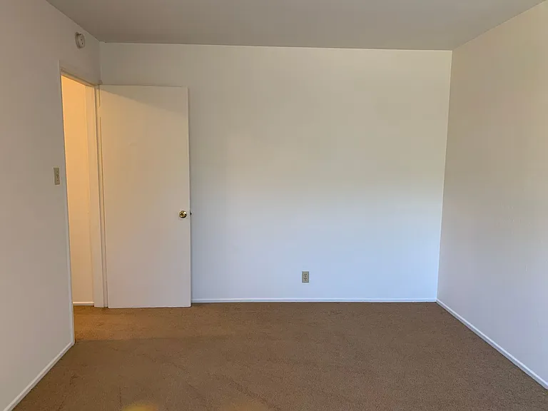 580 S 11th St — Photo 5