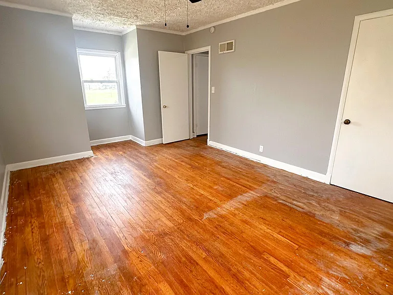 5142 Brooklyn Ave — Photo 28