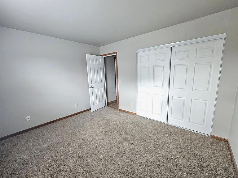 COACHLIGHT VILLAGE APARTMENTS — Photo 16