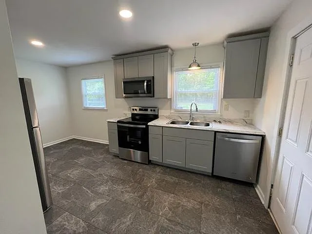 1722 Brent Rd — Photo 3
